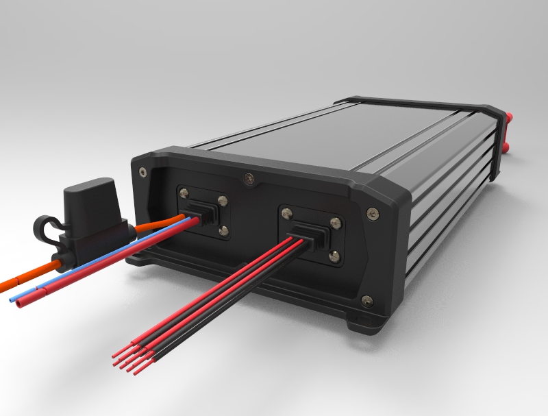 AEM100.4 Wzmacniacz morski